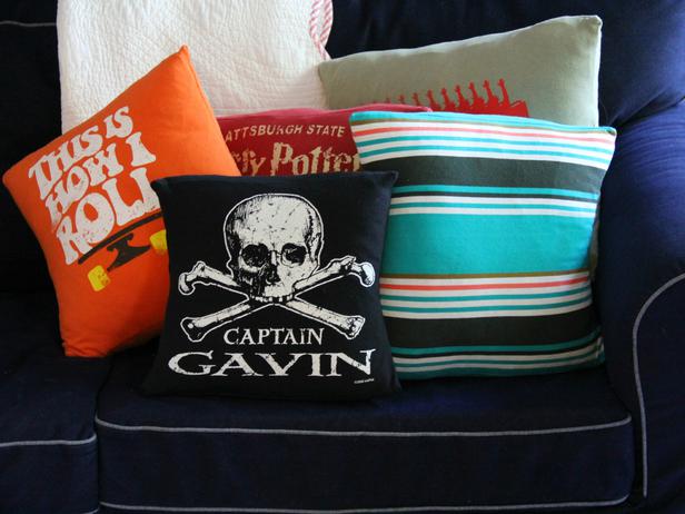 CI-Jess-Abbott_Pillows-made-from-T-shirts_4x3_lg